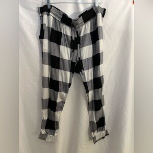 Secret Treasures plaid pajama pants